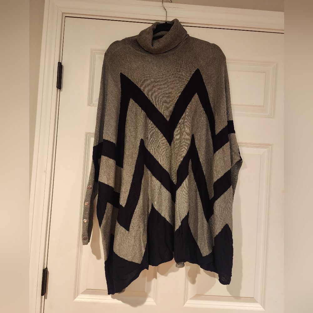 Joseph A gray and black long turtleneck tunic sweater S